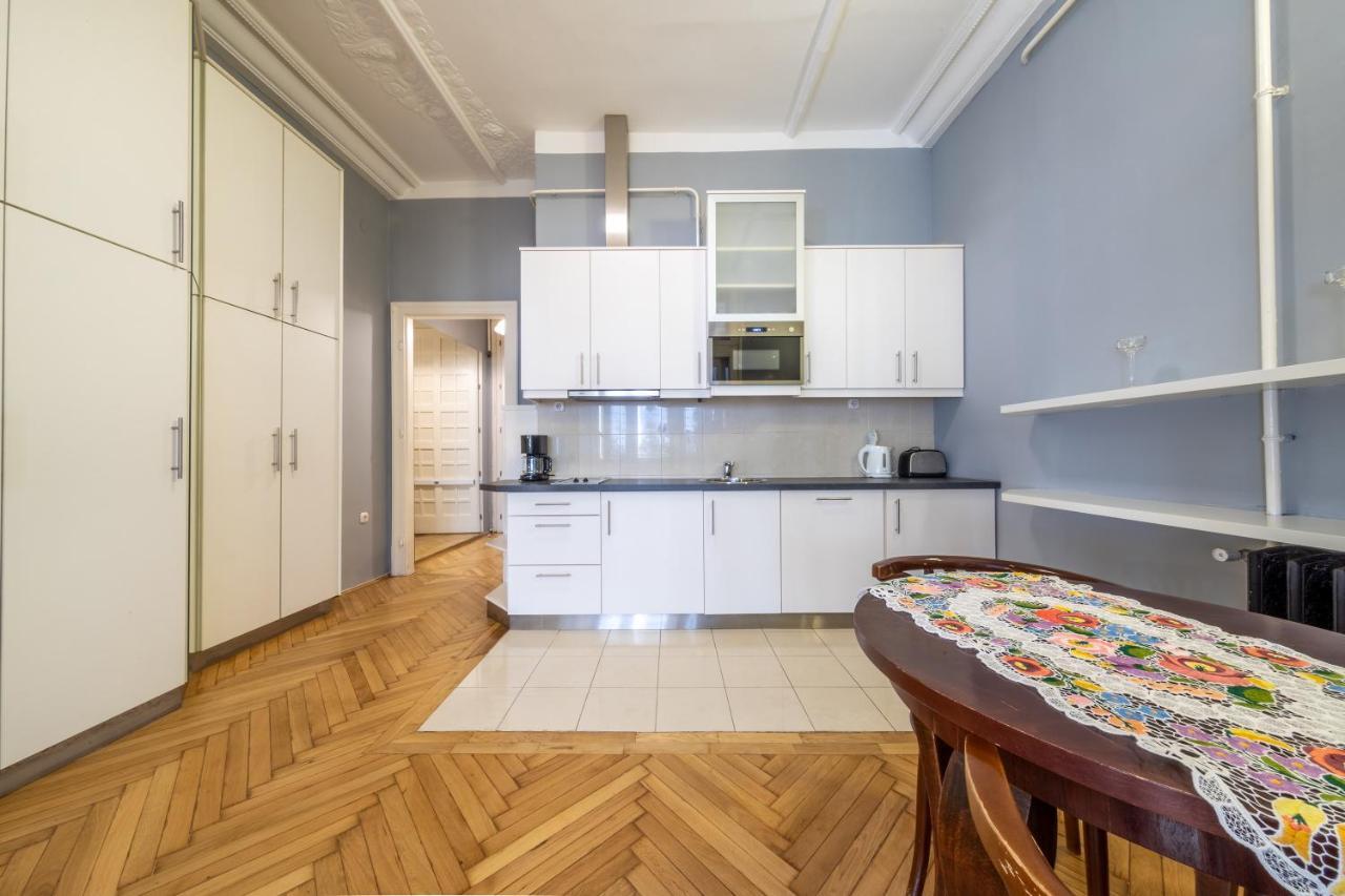 Elisabeth Apartment On Vaci Street Budapest Exterior photo